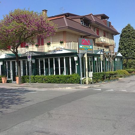 Hotel Rado Lido di Jesolo Exterior foto